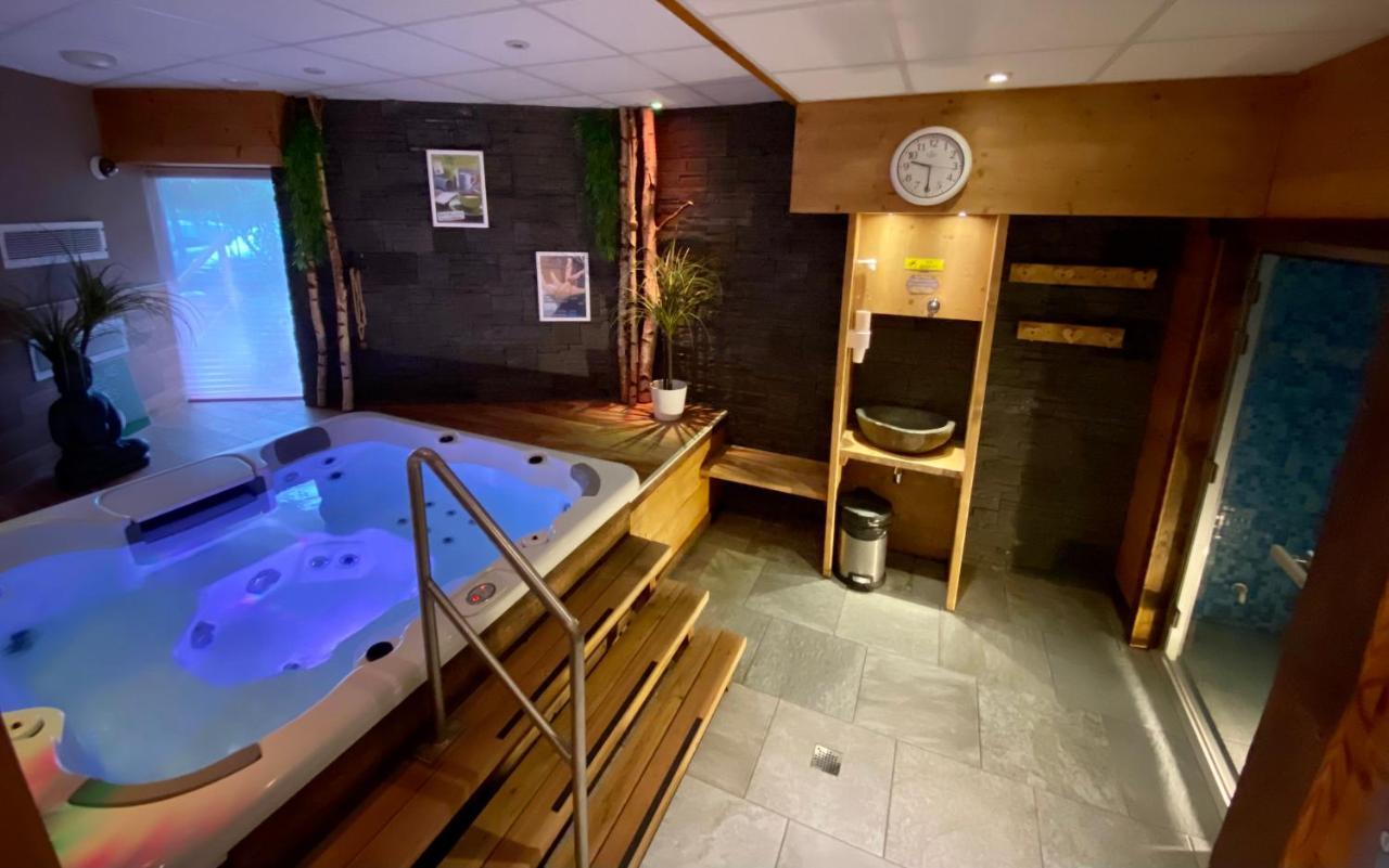 Logis Hotel Les Ancolies Arêches Екстериор снимка