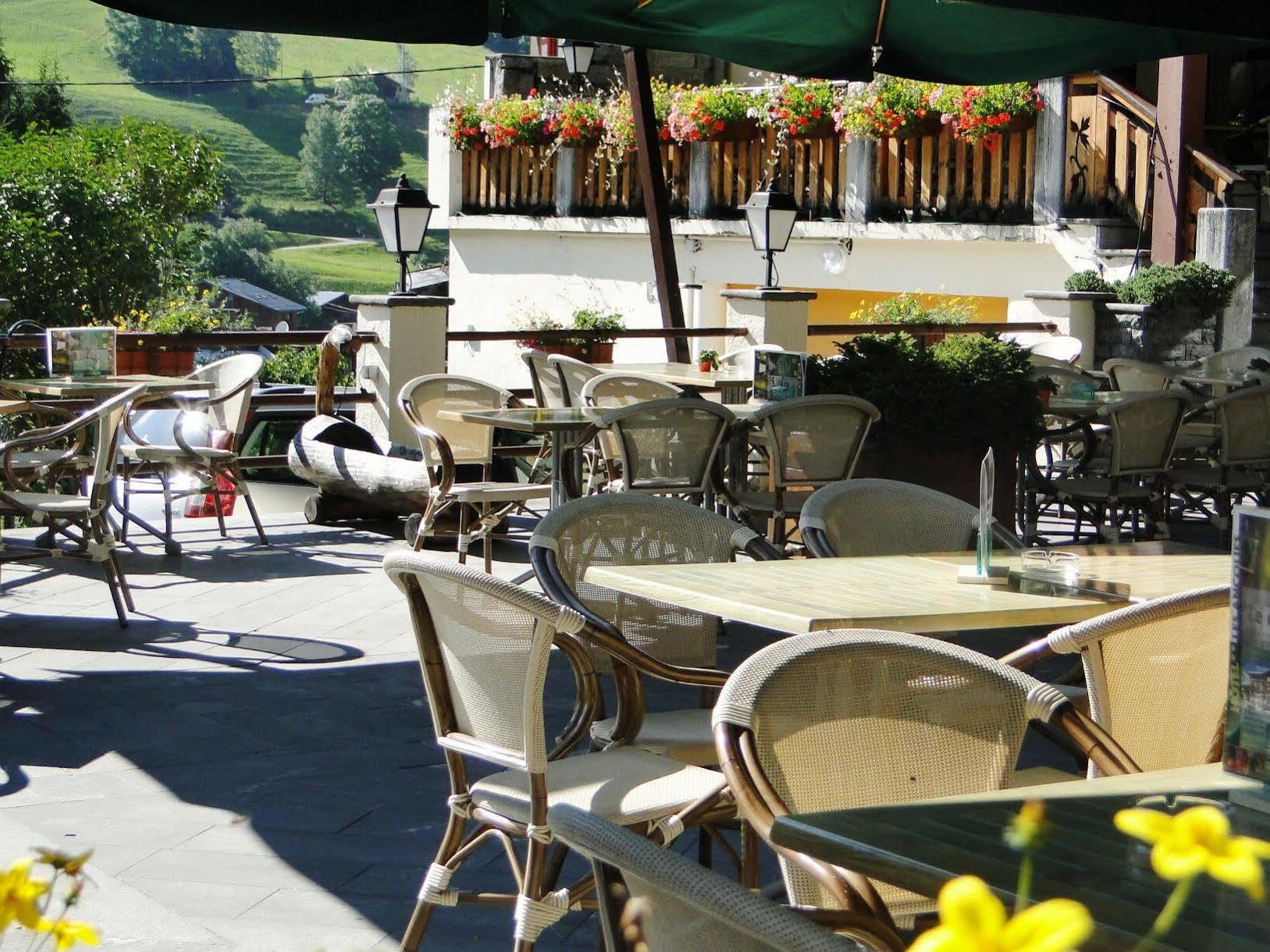 Logis Hotel Les Ancolies Arêches Екстериор снимка