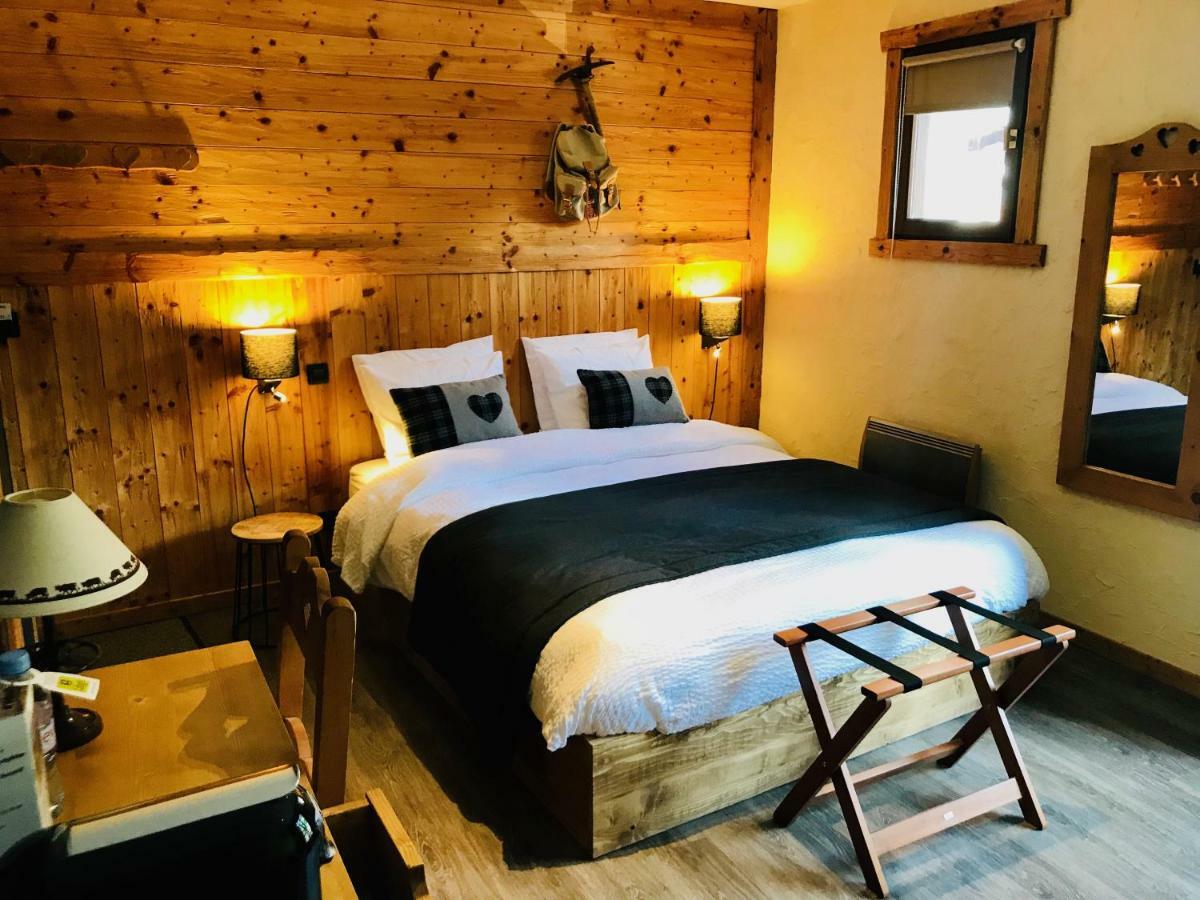 Logis Hotel Les Ancolies Arêches Екстериор снимка