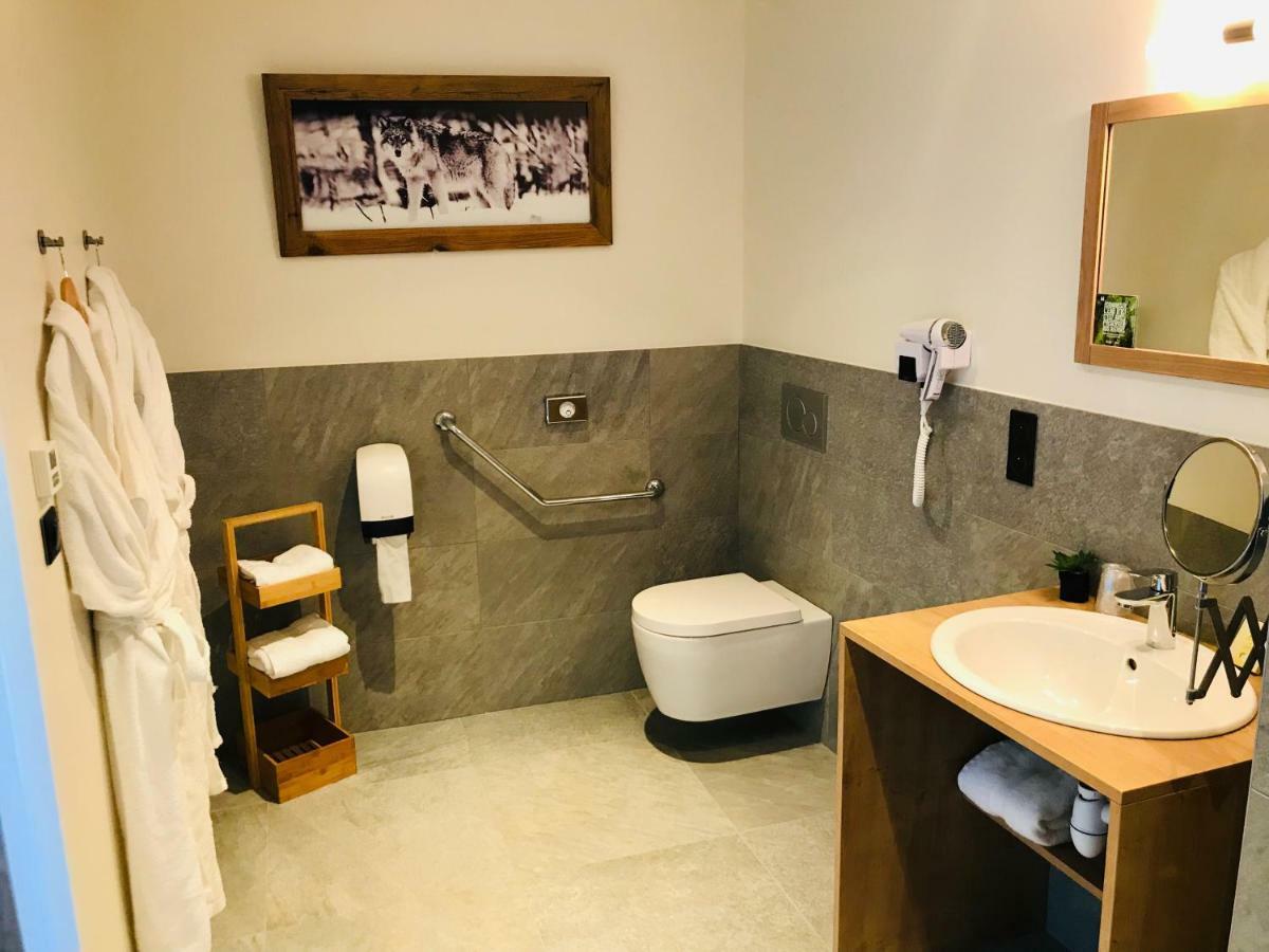 Logis Hotel Les Ancolies Arêches Екстериор снимка